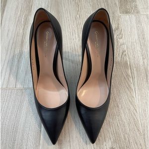 Brand New! Gianvito Rossi 105 size 42 Black Leather